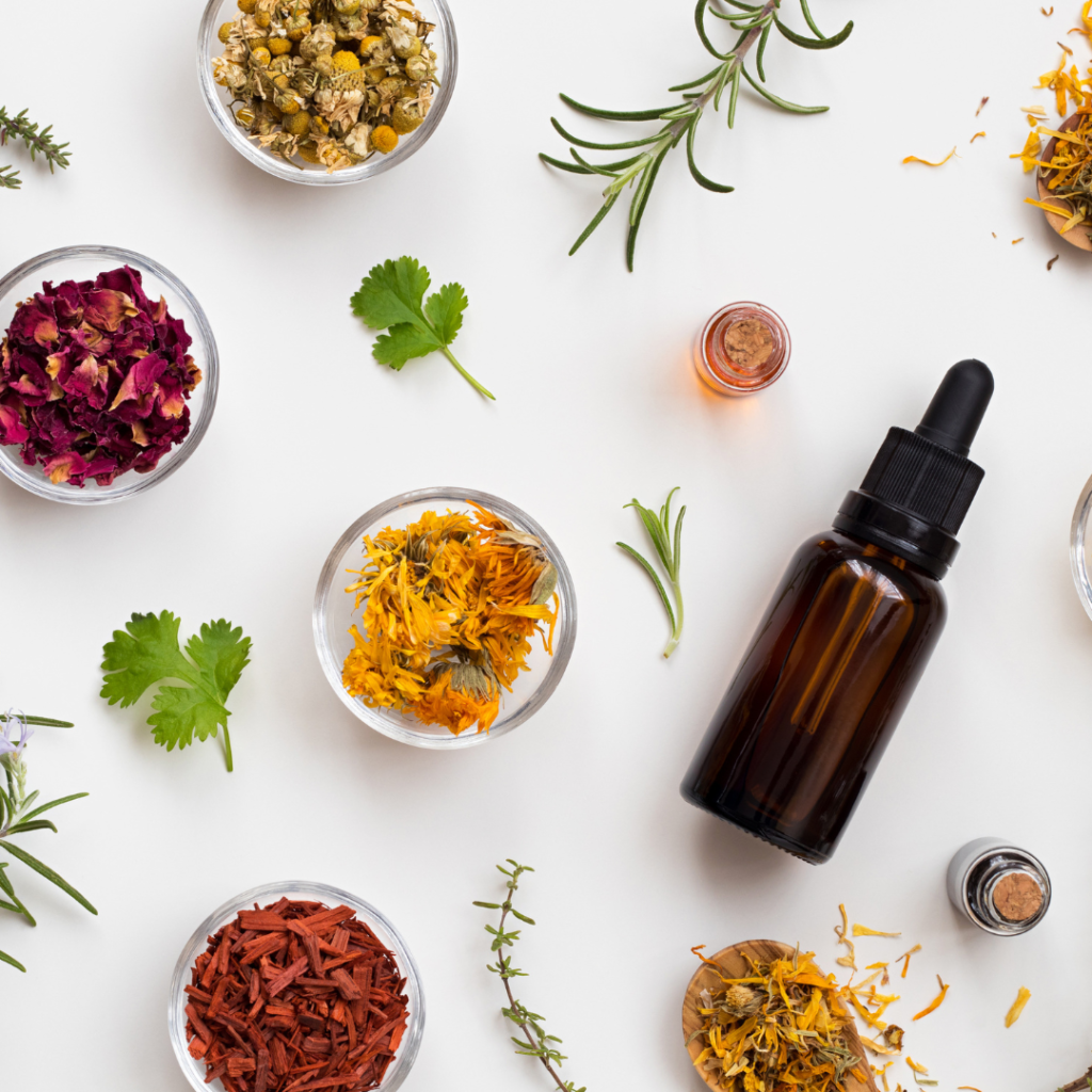 ätherische Öle aus Heilpflanzen zur Steigerung des Wohlbefindens (Aromatherapie)